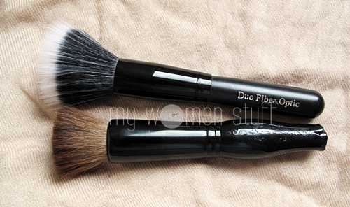 flat top brush and duo fibre brush for blush