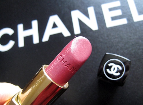 chanel camelia rouge coco swatch photo review