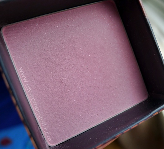 close up  benefit thrrob blush