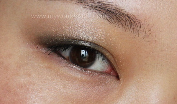 lunasol 05 deep beige eyeshadow swatches on eye