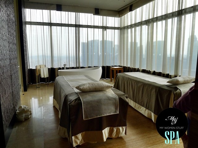 banyan tree spa massage room